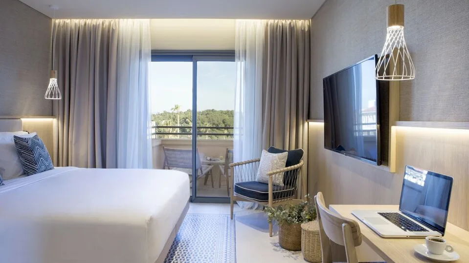 One Bedroom Suite Sea View