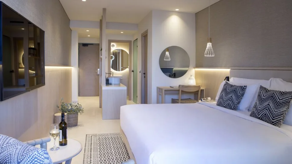 Deluxe Room Sea View Sharing Pool