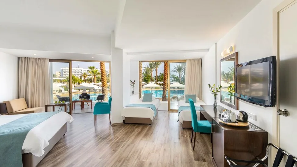 Superior Family Pool View Room