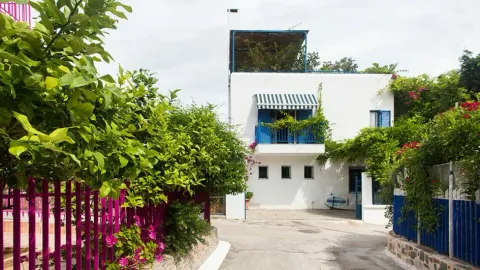 Daphne's Club Hotel Apartments