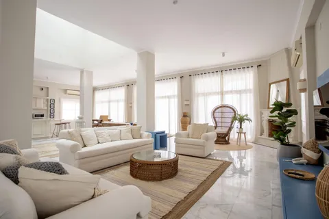 Villa - Beach Front