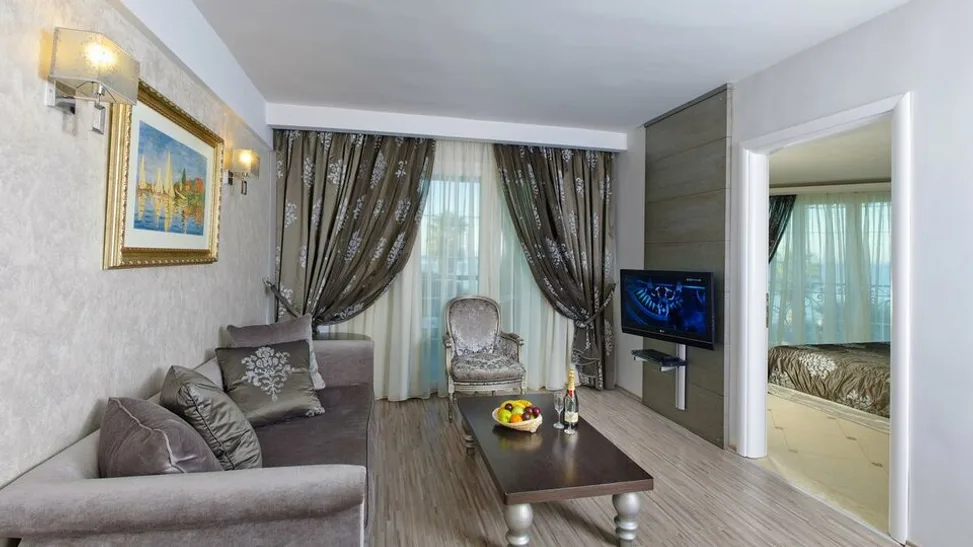 Deluxe Suite Sea View