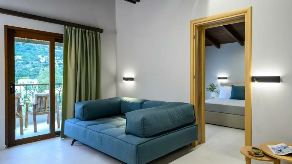 Suite with Sea & Mountain Views