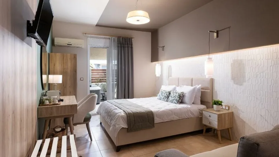 Junior Suite with Outdoor Jacuzzi