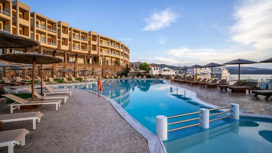 Evia Hotel & Suites - 2