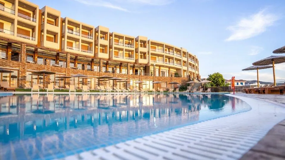 Evia Hotel & Suites - 3