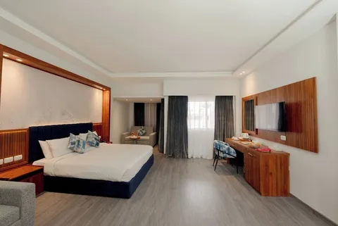 Premium soba, balkon, delimičan pogled na more