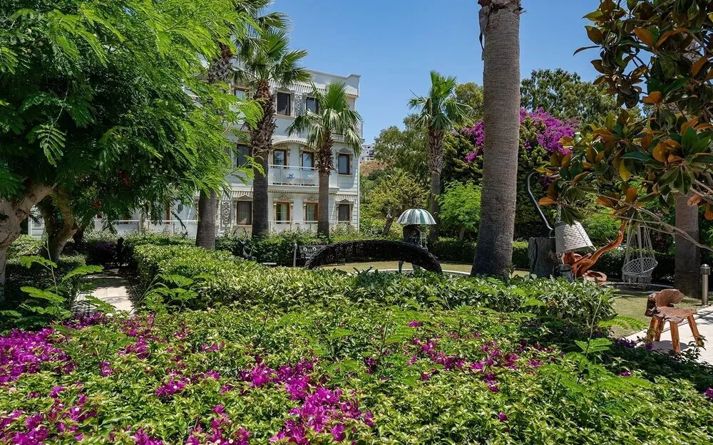 Golden Beach Resort & Spa