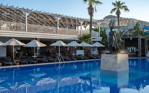 Golden Beach Resort & Spa - 4