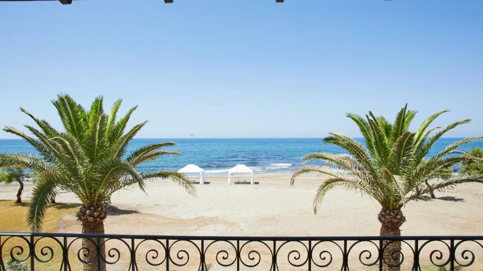 Maisonette 1st row Sea View