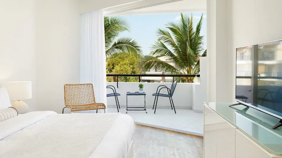 Classic room side sea view