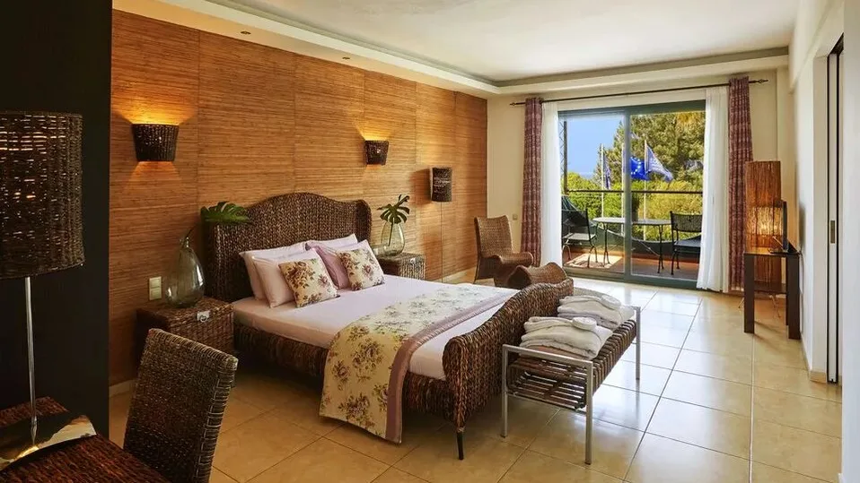 Honeymoon Suite Side Sea view