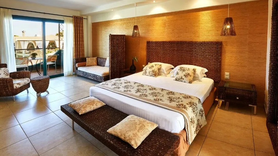 Junior Suite Side Sea View