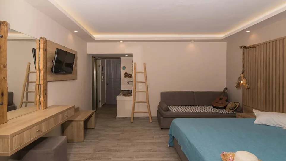 Junior Suite Pool View