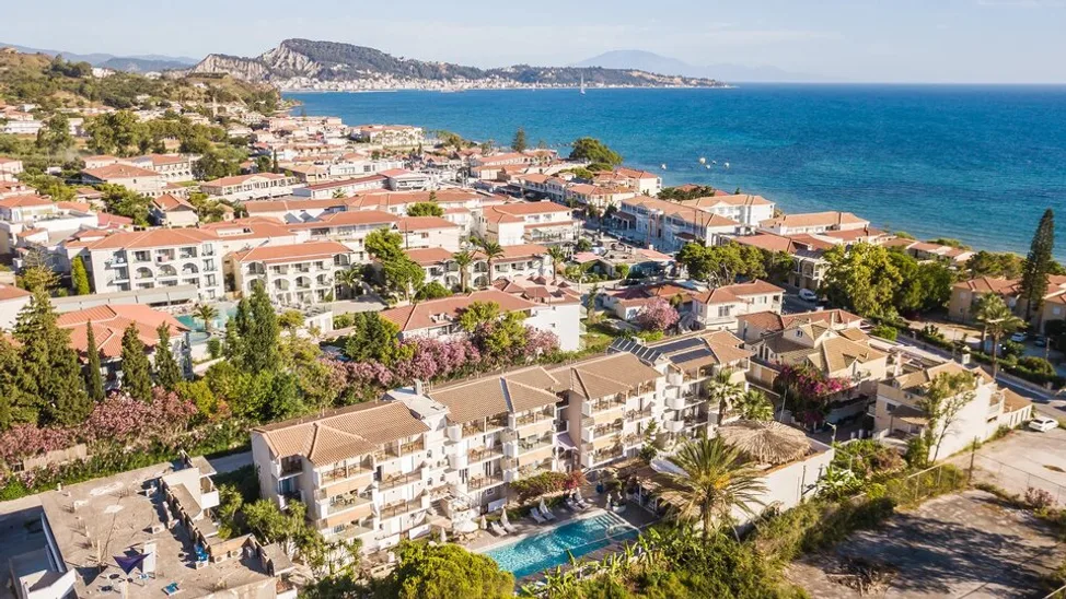 Iniohos Zante Hotel & Suites - 2