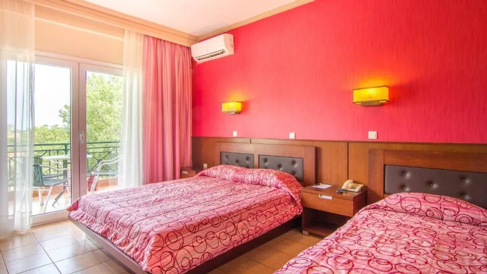 Classic room garden view