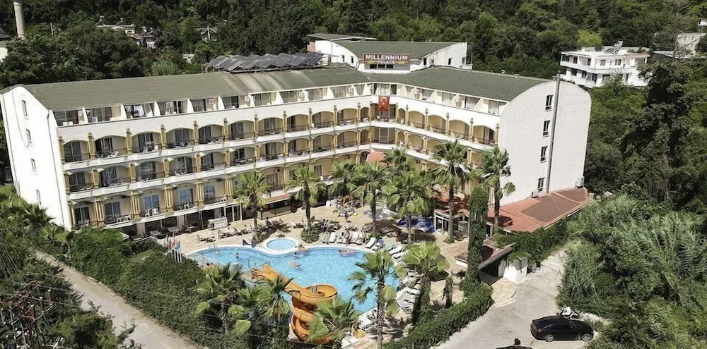 Karmir Resort and Spa