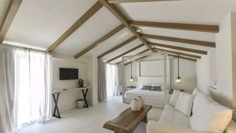 Master Suite With Jacuzzi & Sea View