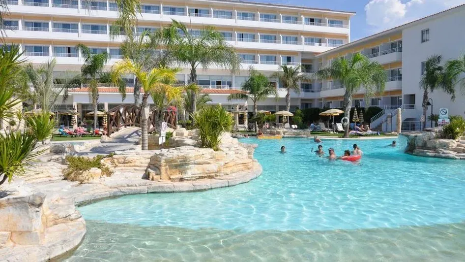 Leonardo Cypria Bay