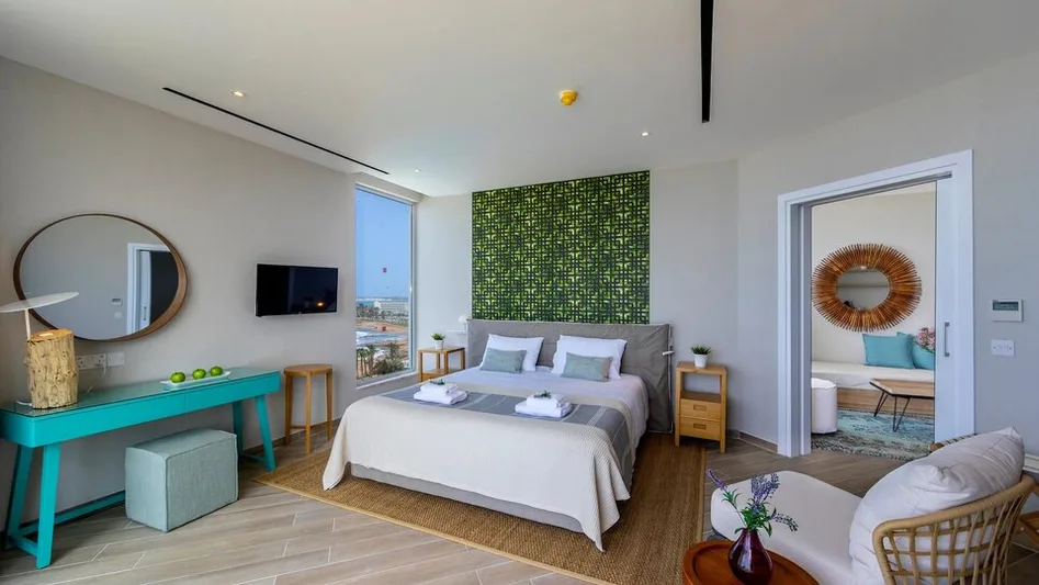 Deluxe Presidential Suite with Panoramic Sea View