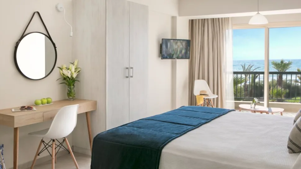 Standard room pool view