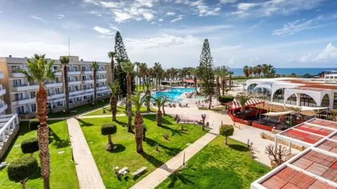 Louis Phaethon Beach