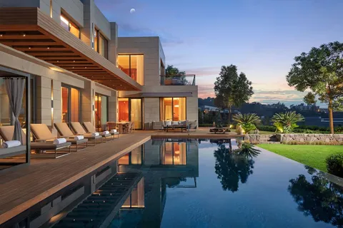 Mandarin, Villa