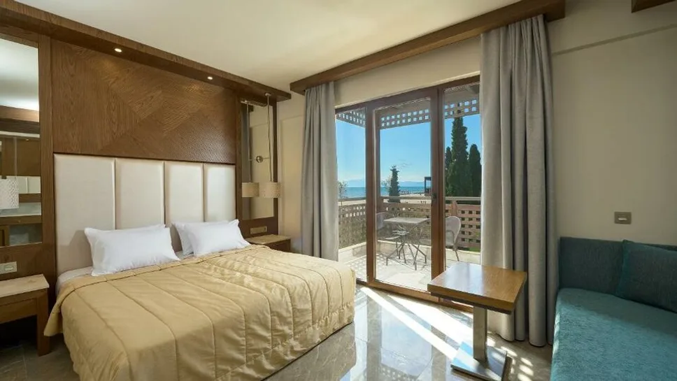 Standard room front sea view