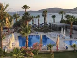 Nagi Beach Hotel - 1