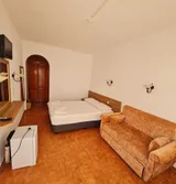 Nagi Beach Hotel - 3