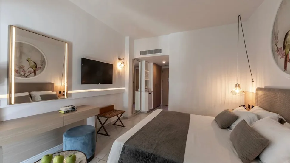 Superior Side Sea View