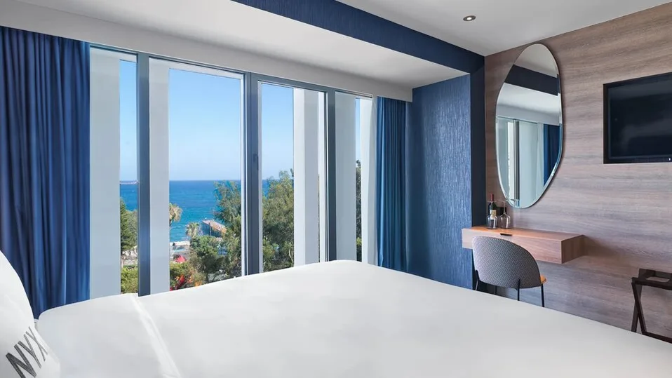 Design Double Star Front Sea View