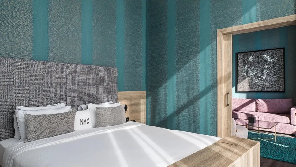 Heaven Suite Front Sea View