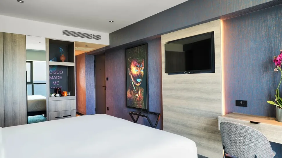 Space Executive Room