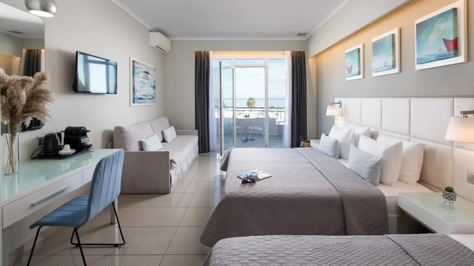 Superior family room sea view