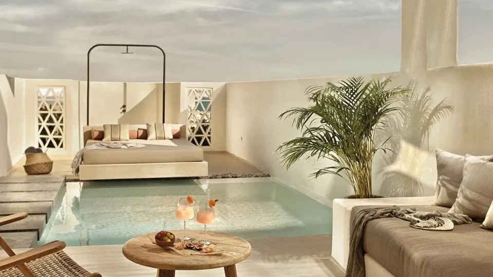 Design Room Partial Sea View with Chill Out Pool