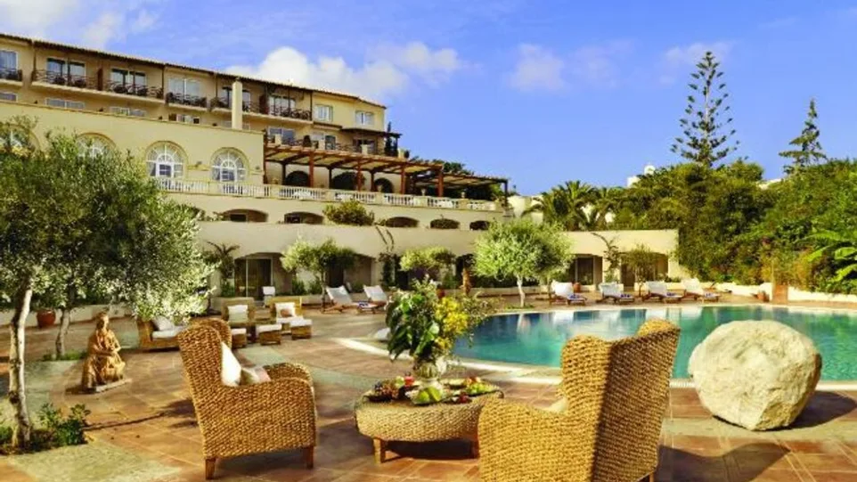 Out Of The Blue Resort & Spa - 3