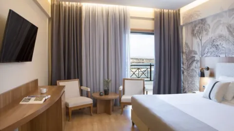 Superior Room Side Sea View