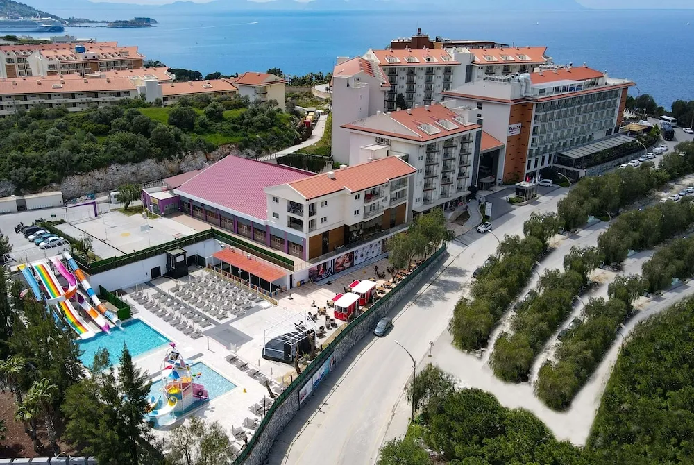 Ramada Hotel Suites by Wyndham Kusadasi