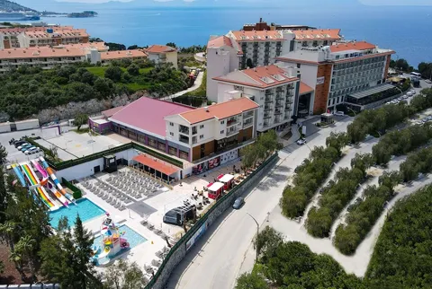 Ramada Hotel Suites by Wyndham Kusadasi
