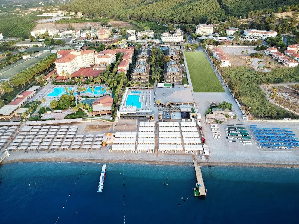 Sailor's Beach Club Hotel