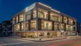 Sandy Seaside Suites - 1