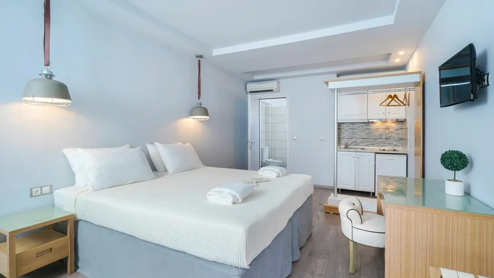 Deluxe Rooms with Garden or Side Sea View