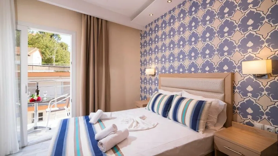 Deluxe Room Side Sea View