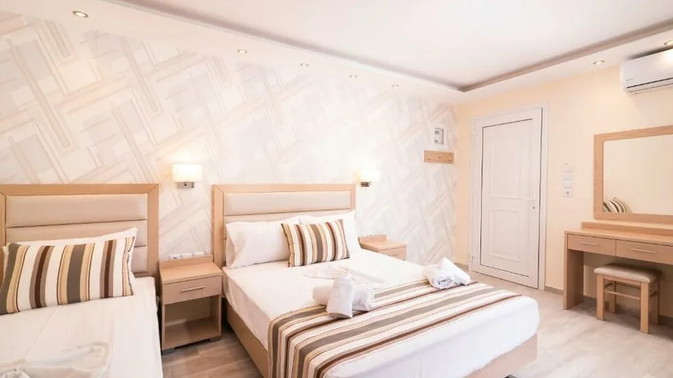 Deluxe Room with Sea View for 3 persons