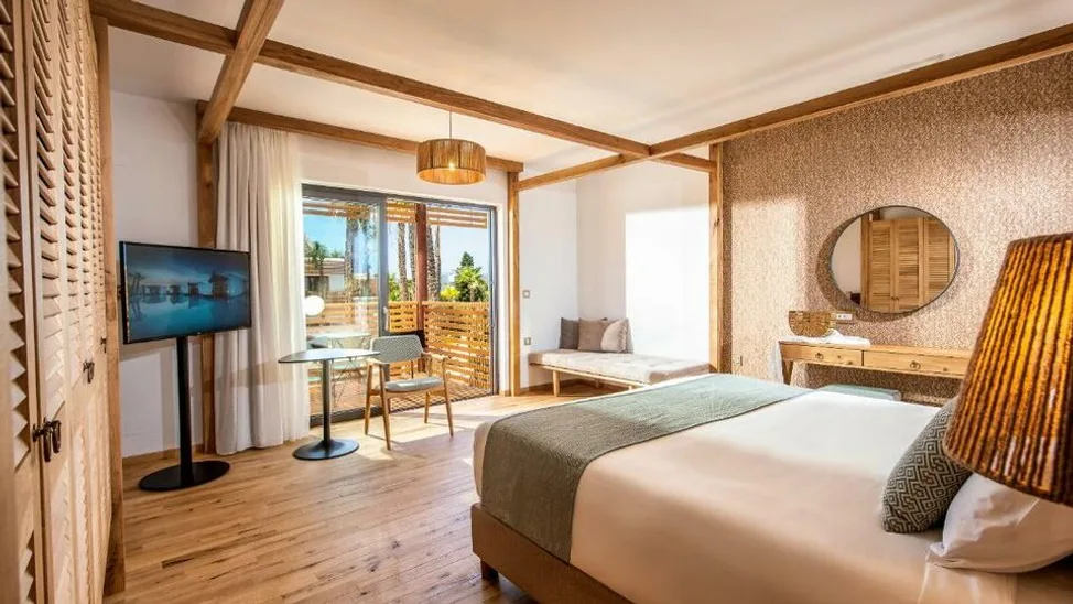 Premium Room Pool View and Jacuzzi