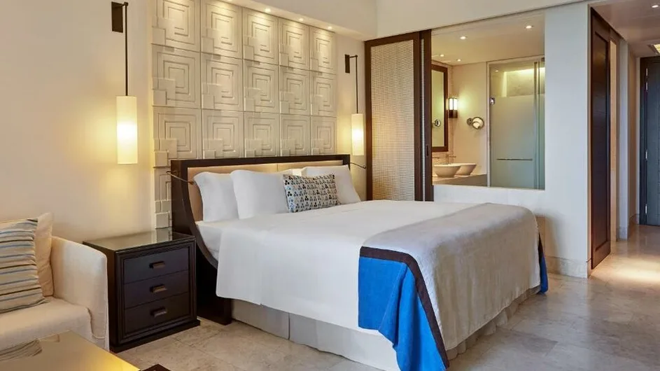 Deluxe Partial Sea View