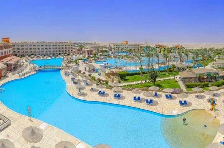 Titanic Aqua Park Resort