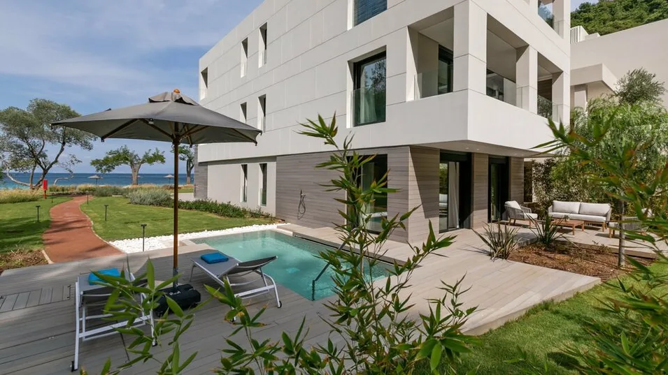 Deluxe Family Suite Private Pool