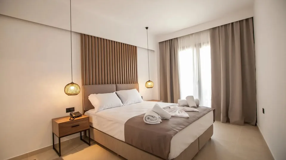 One-Bedroom Apartment with Pool View